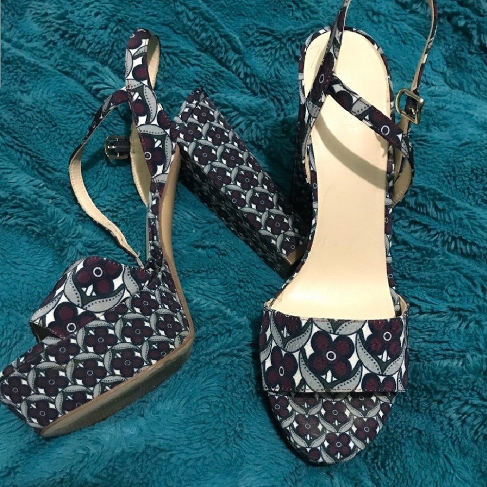 NINE WEST CARNATION PLATFORM SANDAL